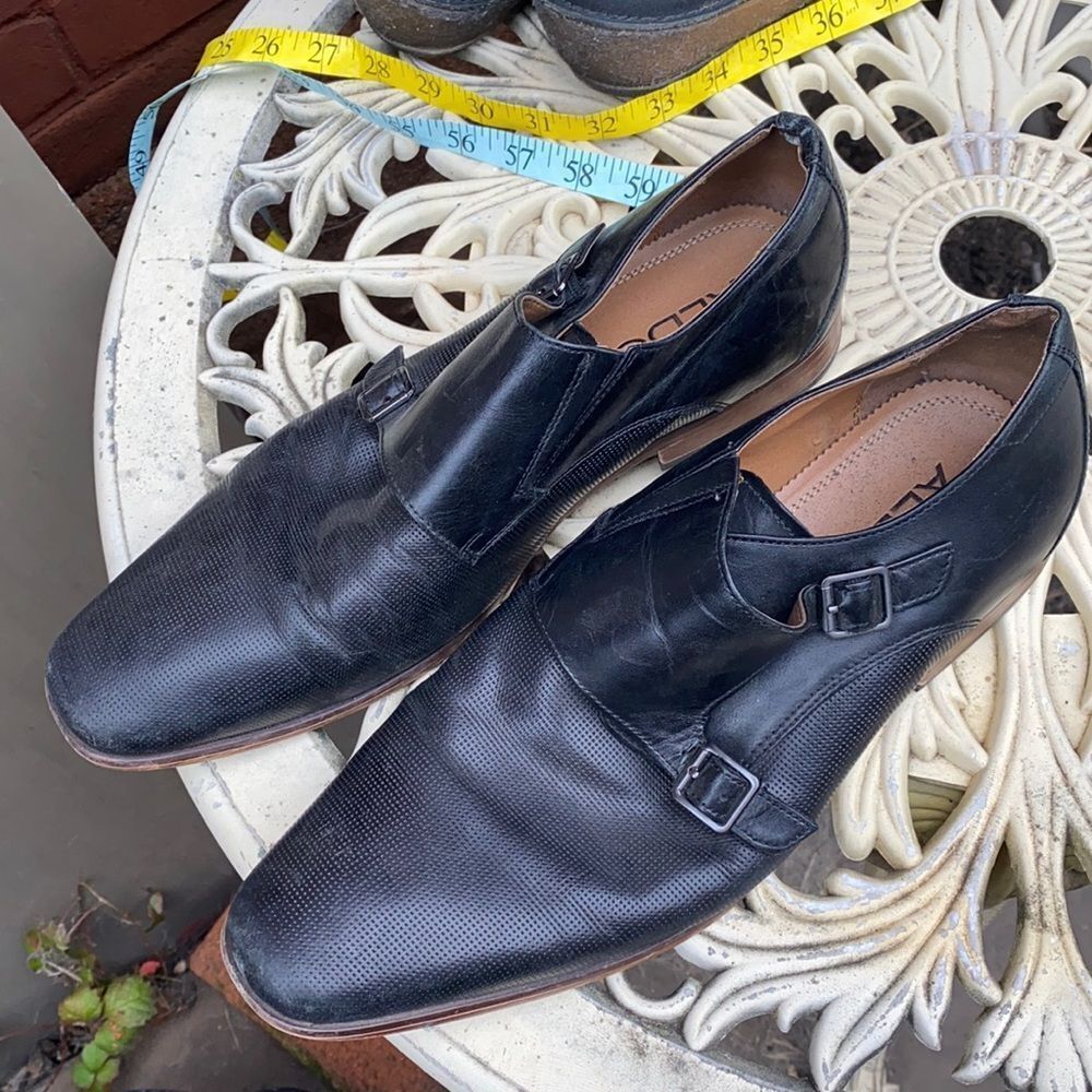 Also men’s shoes sz. 9